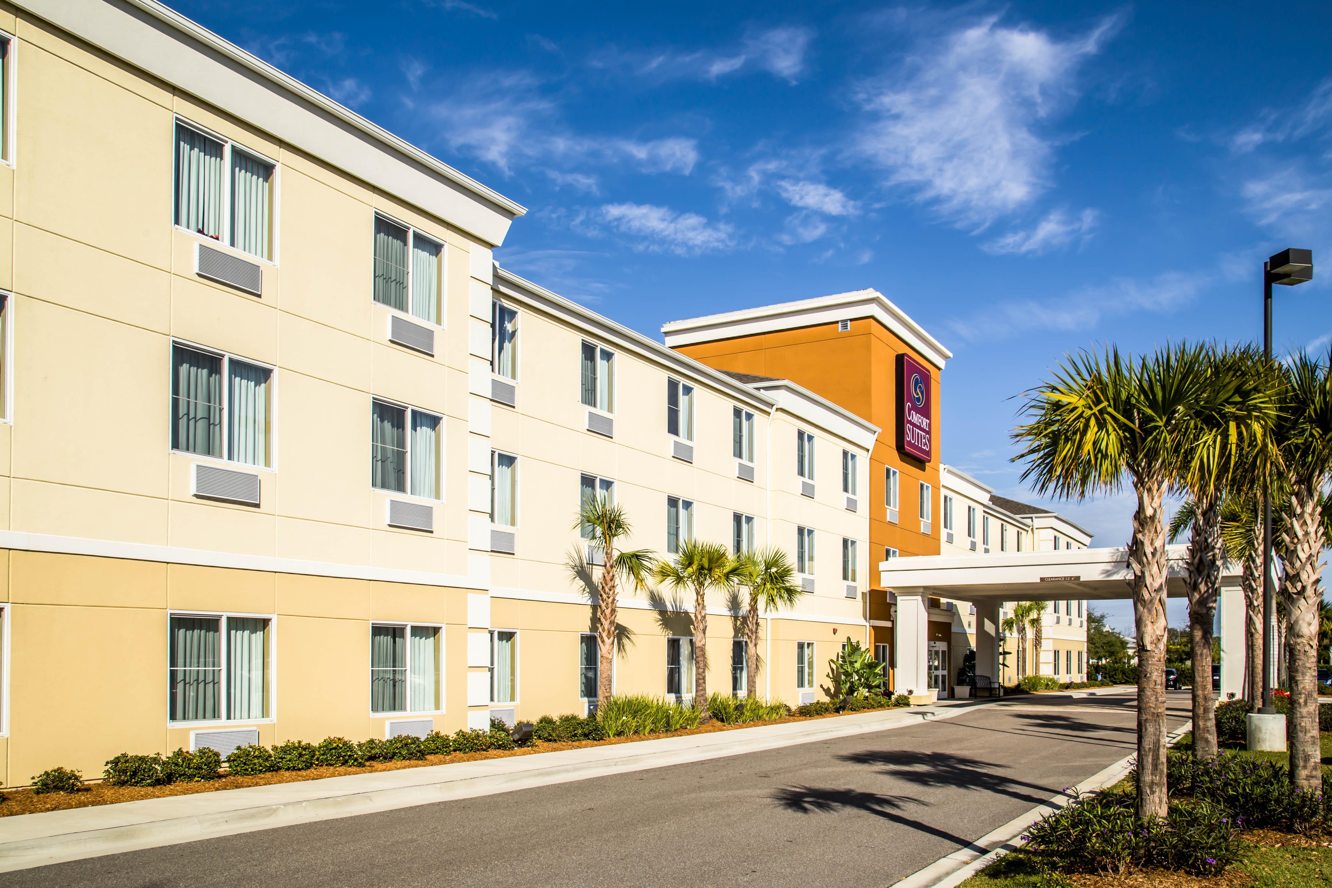 Comfort Suites Sarasota-Siesta Key Exterior photo